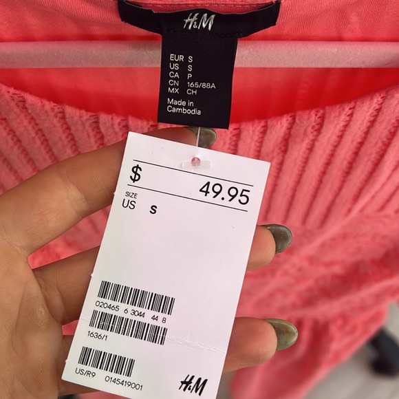 New with tags H&M Valentine's Day dress - Picture 2 of 3